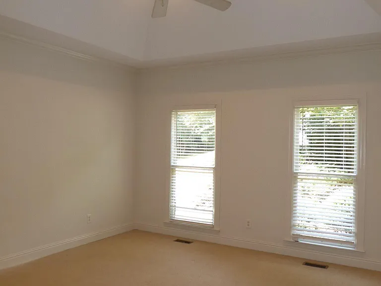 1040 Cole Cir — Photo 15