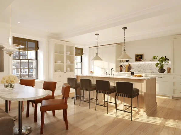 118 West 13th Street MAISONETTE image 1 of 5