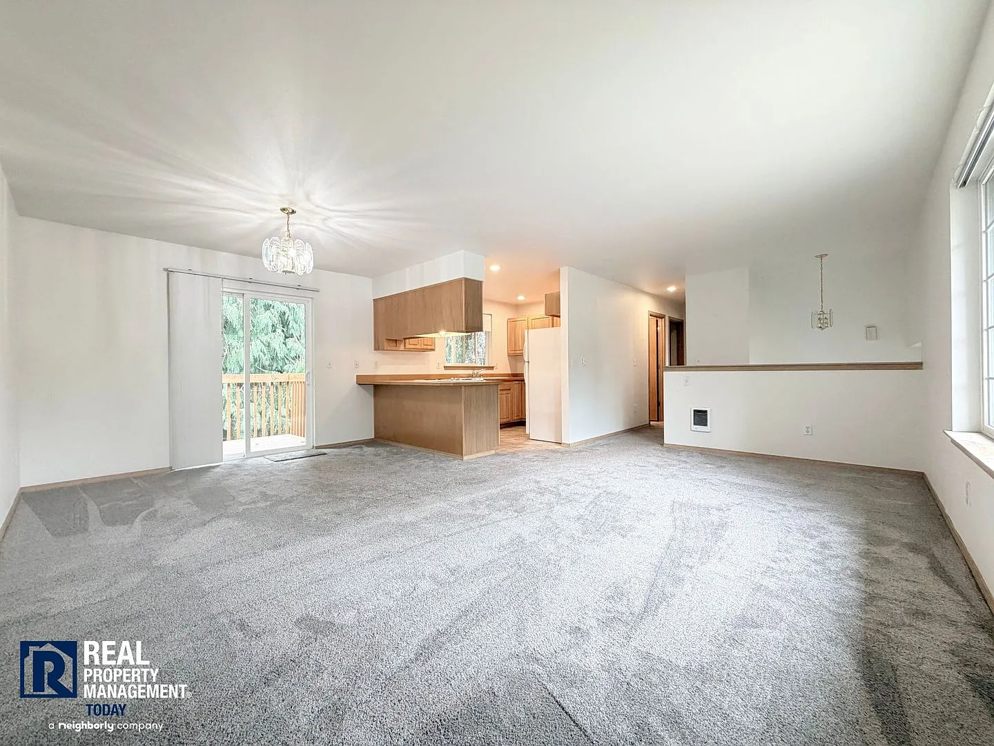 Bonney Lake 3-Bedroom Home | Central A/C, Bonus Room & Renovated Deck — Photo 2