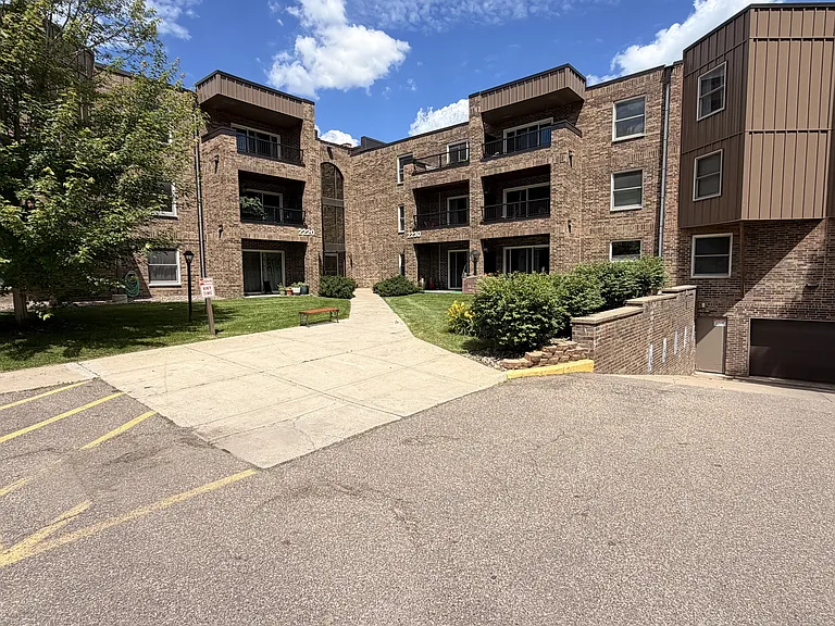 2210 Midland Grove Rd #309 — Photo 22
