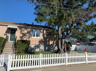 3176 Giegerich Pl, Bronx, NY 10465