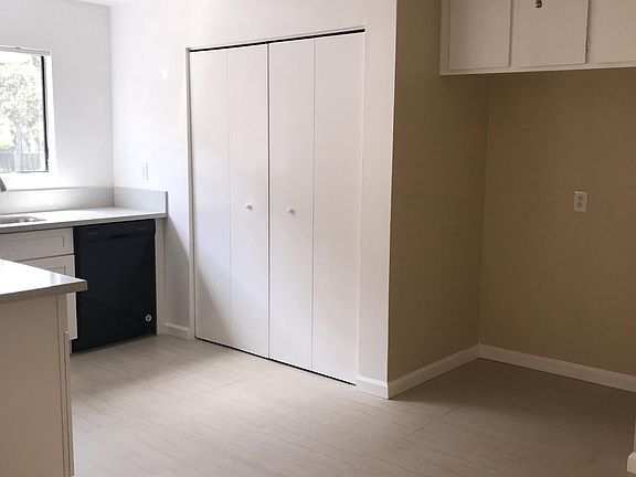 2nd image of 704 E Garfield Ave APT 11