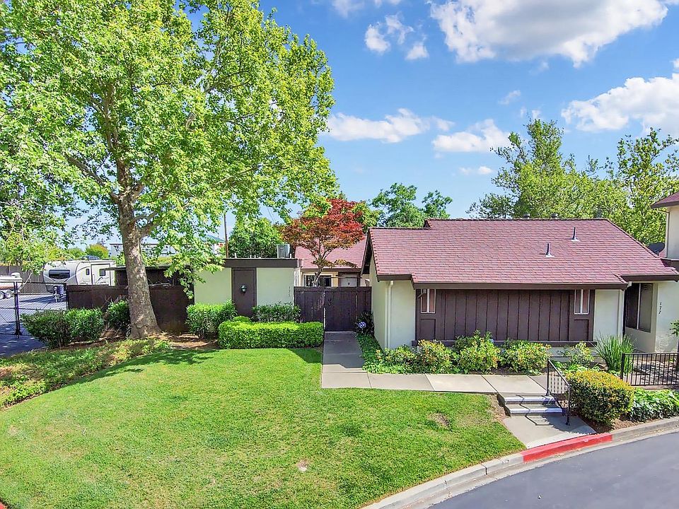 1st image of 175 Fairoaks Dr