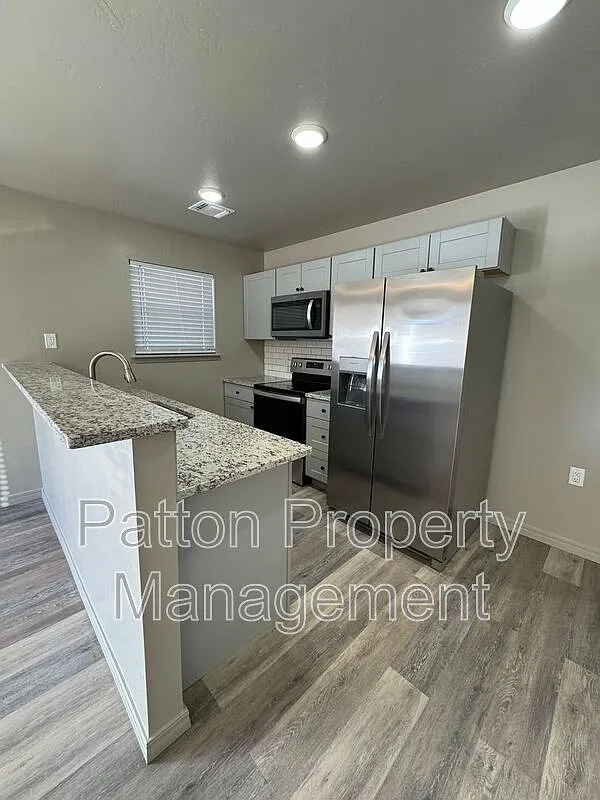 2 bed, 2.0 bath, $1,300 — Photo 1