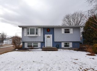 1125 Greenfield Trl, Oshkosh, WI 54904