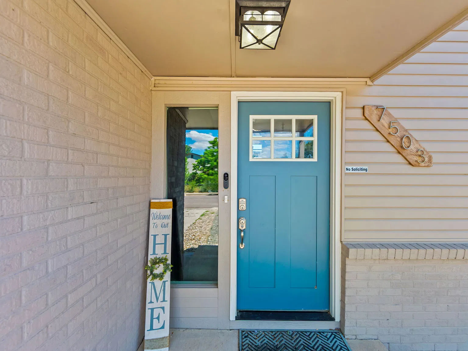 4 bed, 1809 sqft, $2,300 — Photo 4