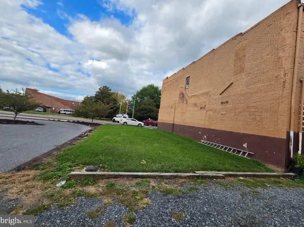 114 E Market St, Laurel, DE 19956