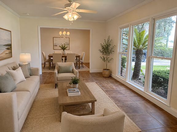 3rd image of 22 Country Club Rd