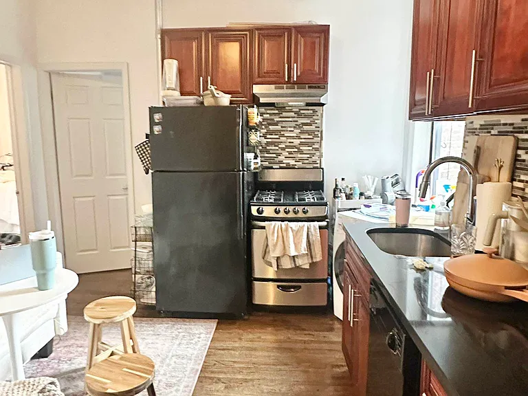 215 E 4th St #19A — Photo 3