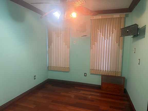 3rd image of 107 112th St #2