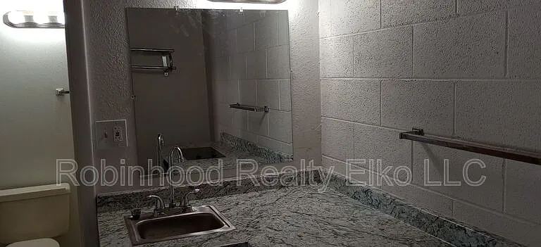 340 6th St #27 — Photo 6
