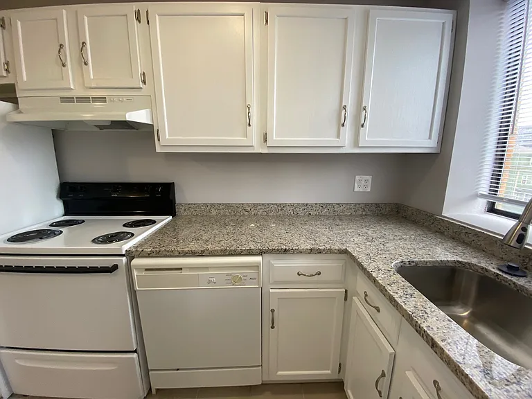 75 & 77 Elm Street — Photo 18