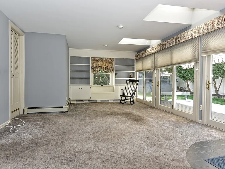 161 Wyckoff Ave — Photo 4