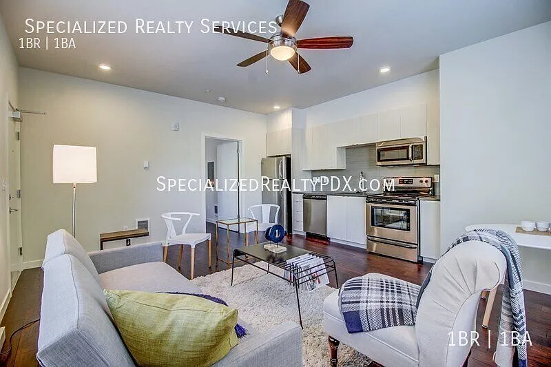 Short And Long Term Lease Available - See Listing For Specials - Super Cute, Cozy And Private One... — Photo 2