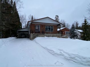 40 59th St S, Wasaga Beach, ON L9Z 1V8