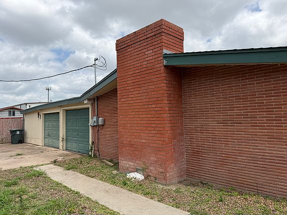 3rd image of 2628 Bothwell Rd
