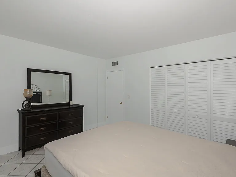 1333 E Hallandale Beach Blvd #101 — Photo 24