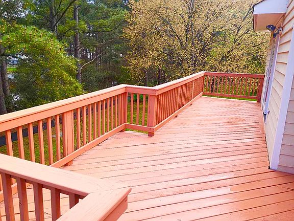 Patio perfect for summer evenings!