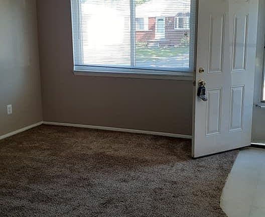 2nd image of 840 E Rowland Ave