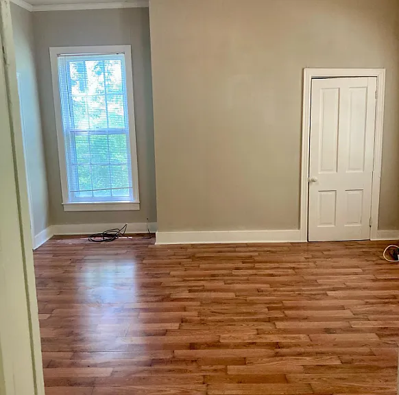 420 N McLemore Ave — Photo 3
