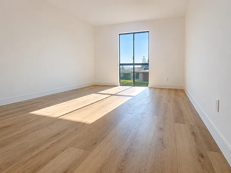 7855 Cowles Mountain Ct #24 — Photo 4