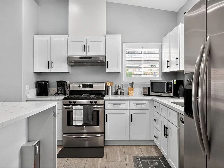 2120 W Nicola Rd — Photo 9