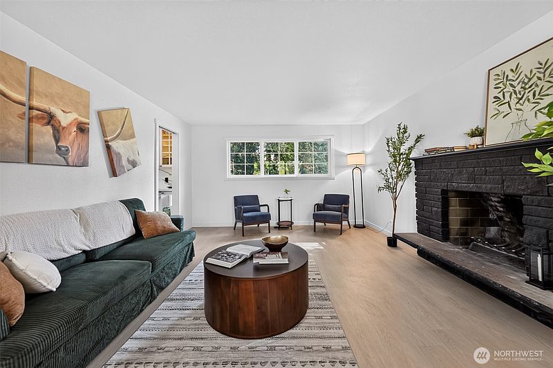 5th image of 33907 23rd Avenue SW