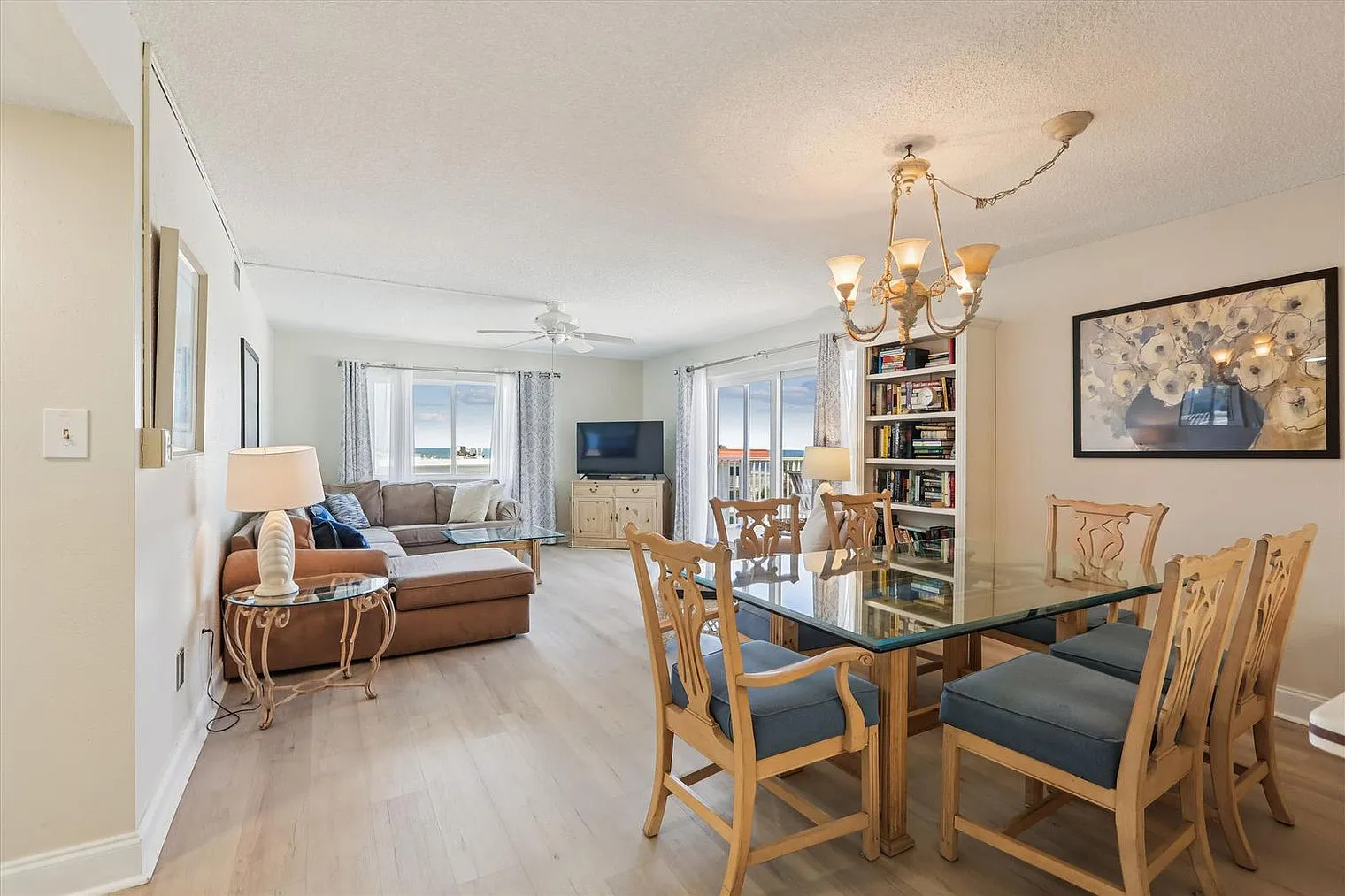 3 bed, 3.0 bath, 1474 sqft, $8,858 — Photo 2