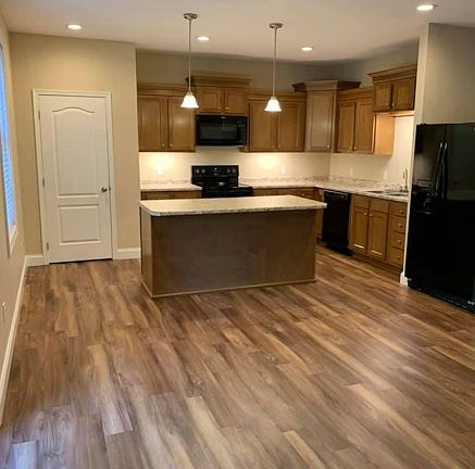 2nd image of 3203 W Canyon Dr