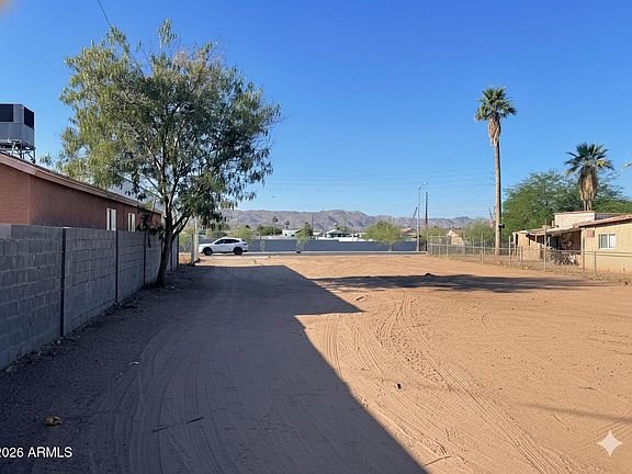 4th image of 1820 E JONES Avenue #116
