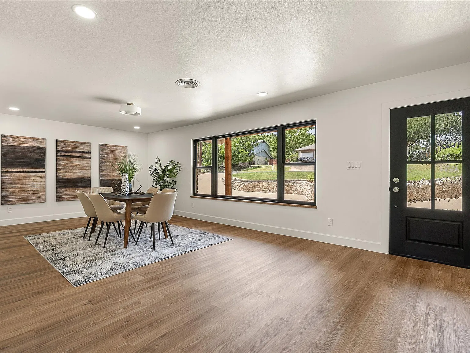 3 bed, 2.5 bath, 2407 sqft, $3,000 — Photo 3