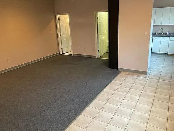 3rd image of 555 Claymont Ave
