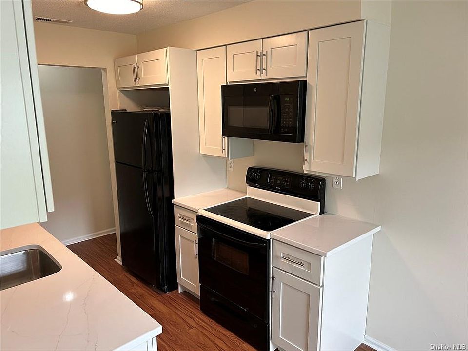 Brookshire At Wash 33 Moore Ln Washingtonville NY Zillow