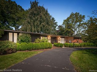 7448 Stony River Ct, Bloomfield Hills, MI 48301
