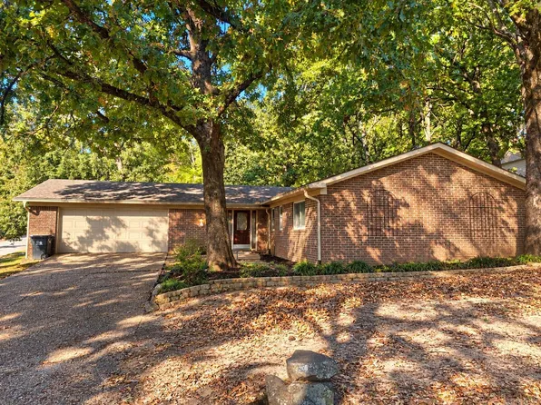 2104 Banny Dr, Benton, AR 72019