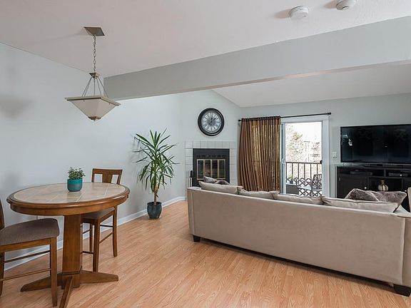 3rd image of 206 Tall Oaks Dr Unit K