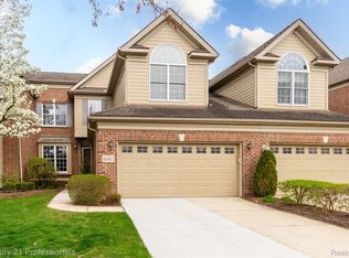 44465 Broadmoor Blvd #176, Northville, MI 48168