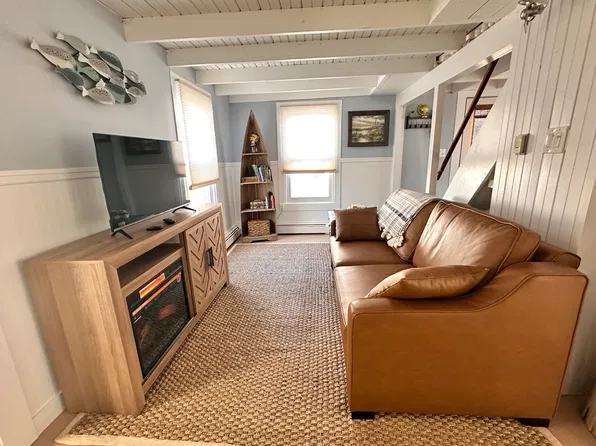 24A Myrtle Ln #A, South Portland, ME 04106