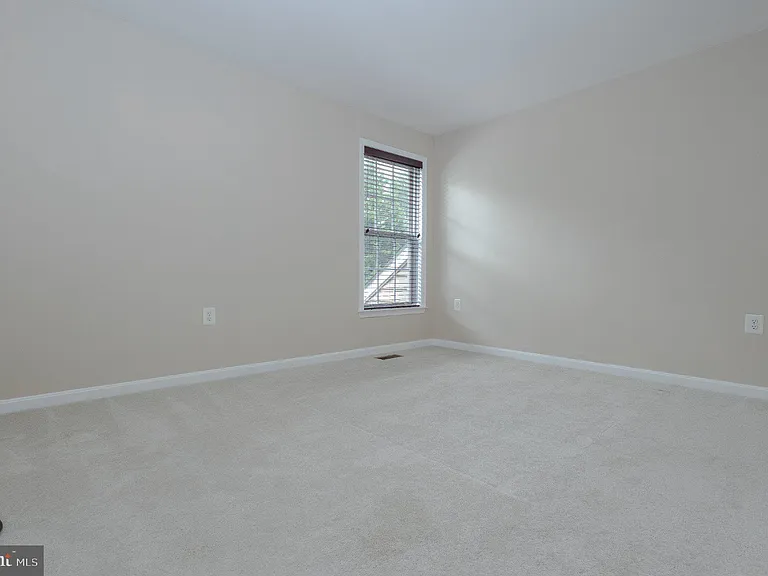 105 Ticonderoga Dr — Photo 25