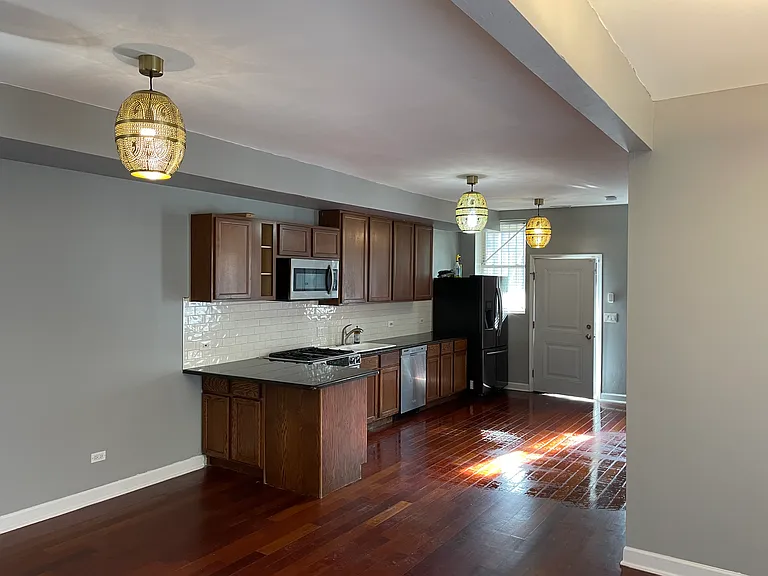 5924 S King Dr #1 — Photo 13