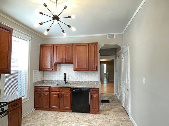 4th image of 3401 Hartford St #3403