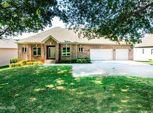 176 Ganega Trl, Vonore, TN 37885