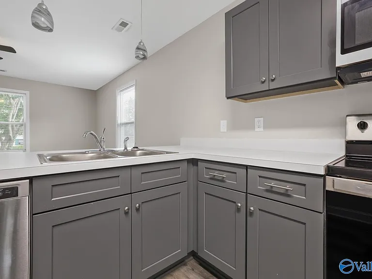 218 Ward Ave NE — Photo 10