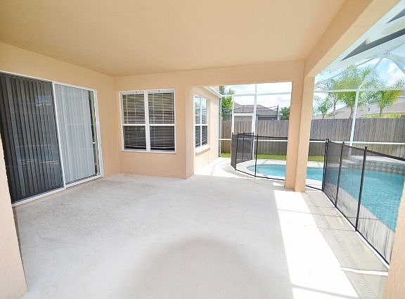 5th image of 3554 Beneraid St