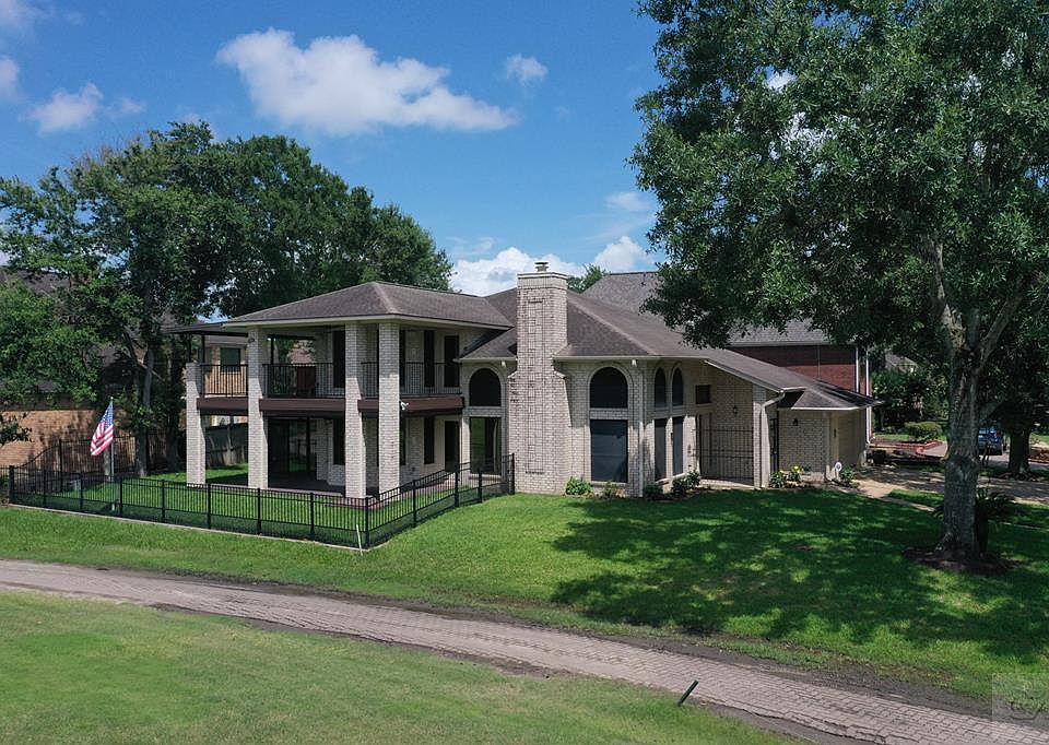 1st image of 2652 Greenville Dr