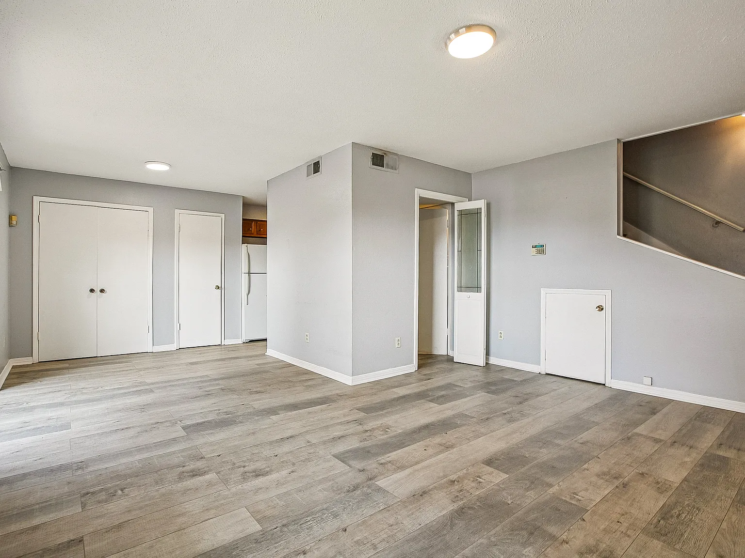 2 bed, 1.5 bath, 1325 sqft, $1,375 — Photo 3