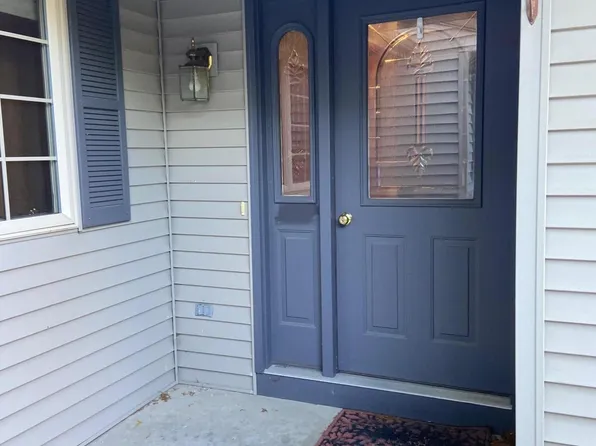 828 Highbanks Dr #21, Allegan, MI 49010