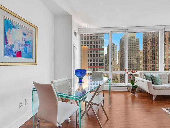3rd image of 250 E 53rd St APT 2402