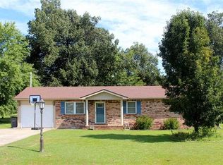 2220 Blankenship Dr, Paducah, KY 42003