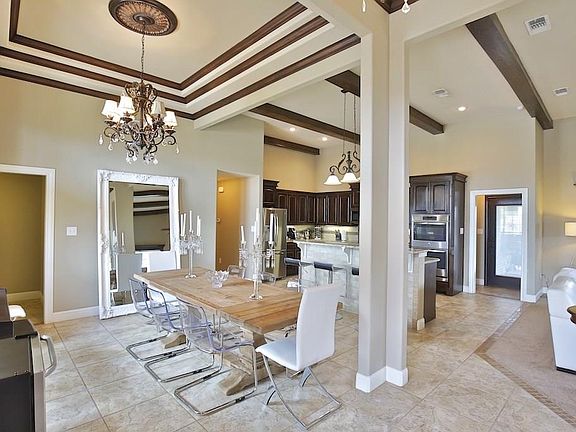 4th image of 4609 Vista Del Sol